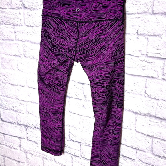 Lululemon | Wunder Under Crop III Full-On Luxtreme | Size 6 | EUC - Picture 3 of 5